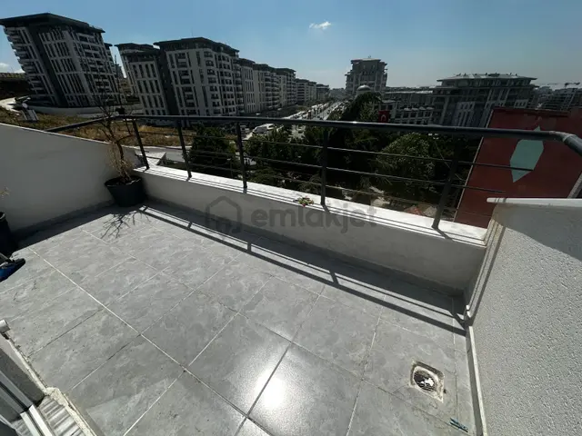 Trcihen Kadin Hmşire M.a.ersoy Hastnesi'ne 200m2 Yenbinada Kirlk 1