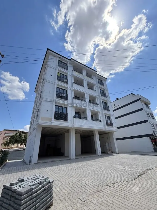 Darıca Sırasöğütler Atatürk Caddesi Satılık 2+1 Sıfır Daire 1