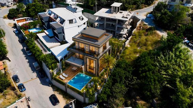 Hasbahçede 4 Katlı Asansörlü Ultra Lüks Müstakil Villa 4
