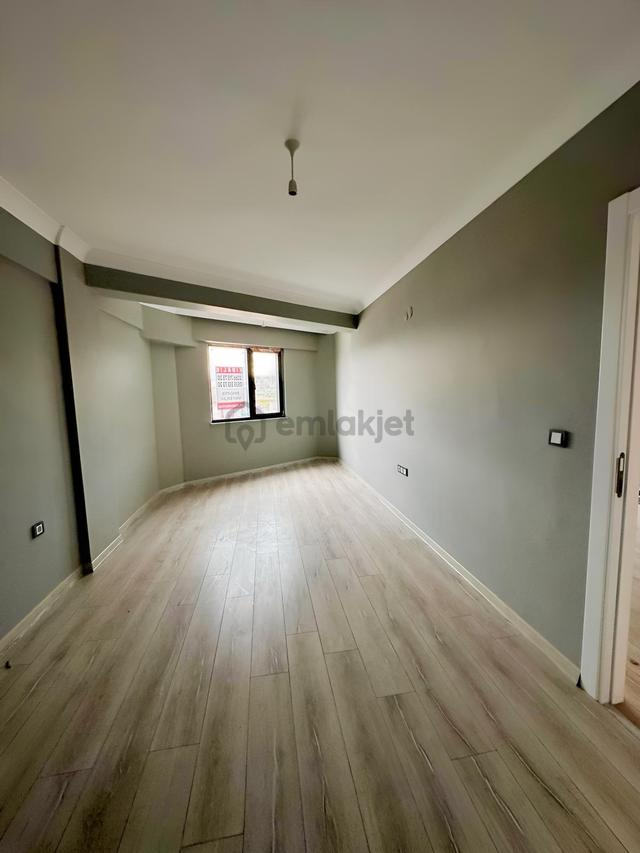 Bandırma Mavi Emlaktan Ay Yıldız Mahallesinde 1+1 Ara Kat Satılk 4