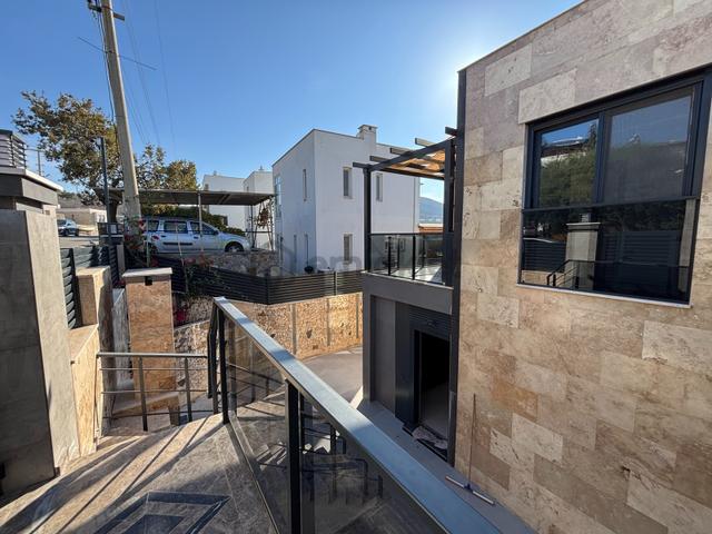 Bodrum Gümüşlükte Satılık 4+2 Müstakil Havuzlu Lüks Sıfır Villa 2