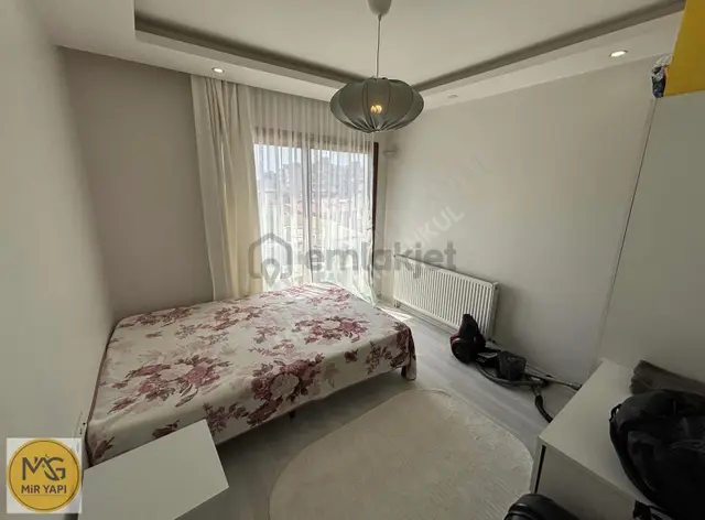 Mirden Kuruçeşmede Satılık Arakat Geniş 1+1 Daire 3