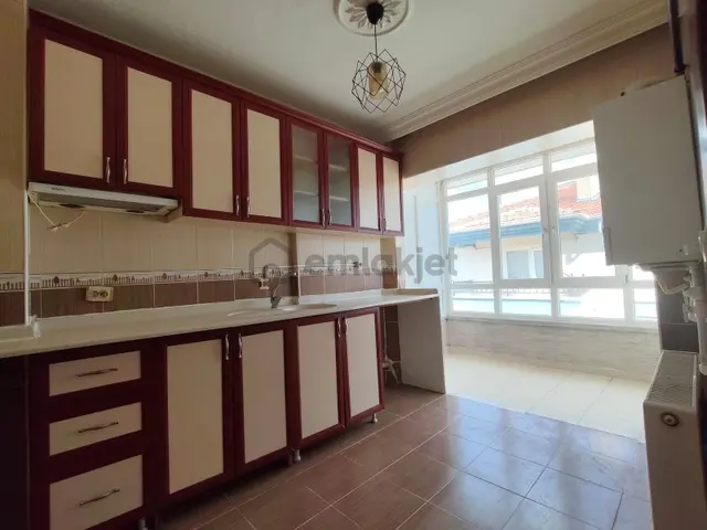 Yılmaz Gayrimenkul Pınarbaşı Mh 3+1 Katta Köşebaşı Daire 120m2.d 1