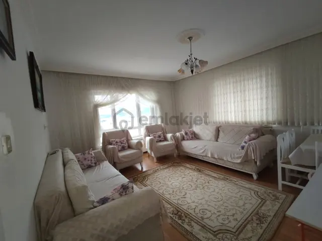 Yılmaz Gayrımenkulden 1.katta Yapılı 3+1 Masrafsız Satılık Daire 1