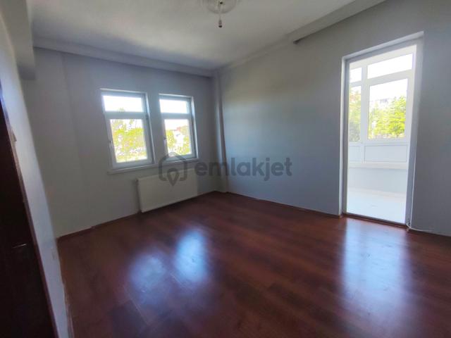 Yılmaz Gayrımenkulden 1.katta Ön Cephe 3+1 Satılık Daire 5