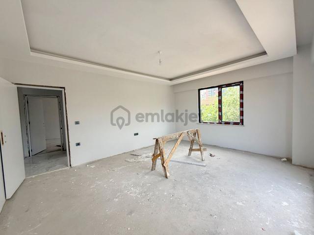 Mertcan'dan Yayalar Mah. İskanlı Açık Balkonlu 3+1 Daire 3