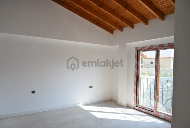Akyaka' Da Müstakil Havuzlu Villa 2