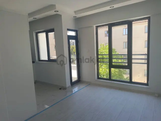 Adil Emlak'tan Ataşehirde Kiralık Sıfır 2+1 Daire 2