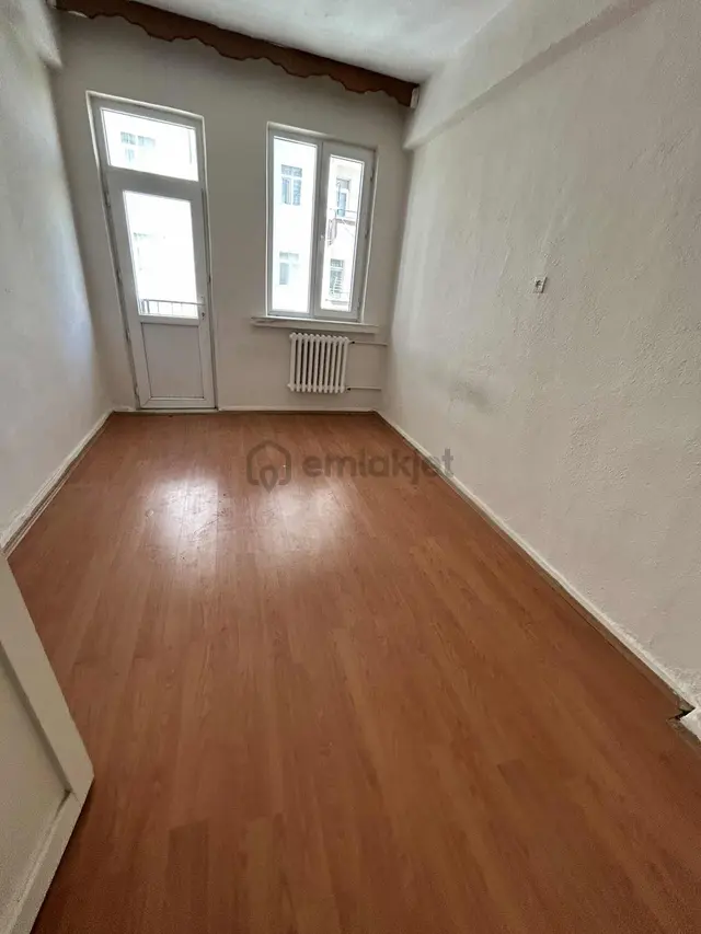 Taşpınar Gayrimenkulden Satılık Fatih Mah. 3+1 Arakat Daire 2