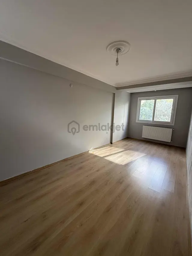 Buca Laleli Mah. Uçanyol Yakını Kiralık 2+1 Daire 2