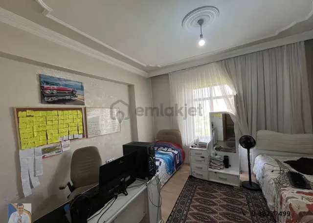 Şabaniye Mahallesinde Satılık Geniş 4+1 Site İçi Daire 2