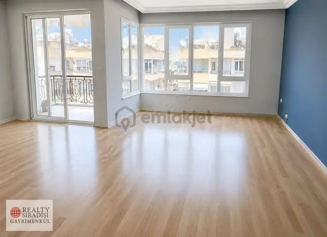 Işıklar'da Tramvay Yolu Üzeri Kiralık Geniş 3+1 Daire 3