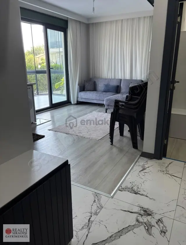 Eşyalı Cam Balkonlu Giriş Kat 1+1 1