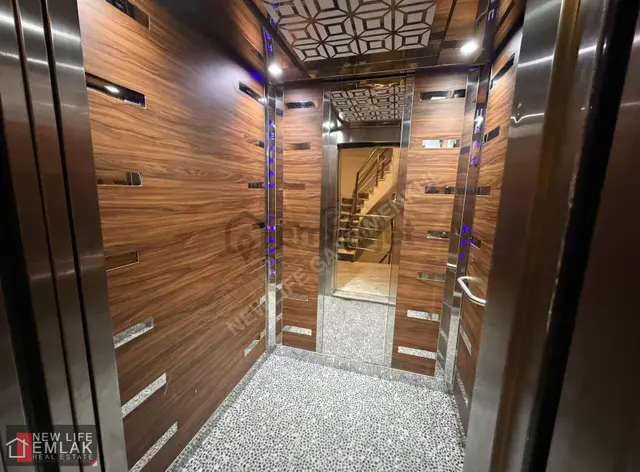 Kuşadası Merkezde Yaz Kış Devamlı Kiralık 2+1 Daire 1