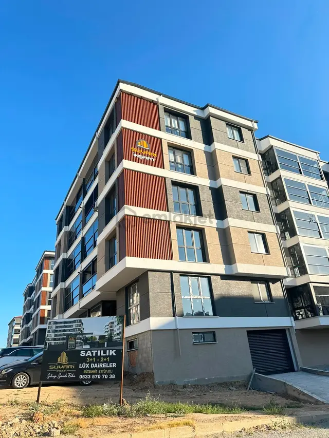 Cumhuriyet Mahallesi Yeni Hastane Yolunda Kiralık 2+1 Daire 1