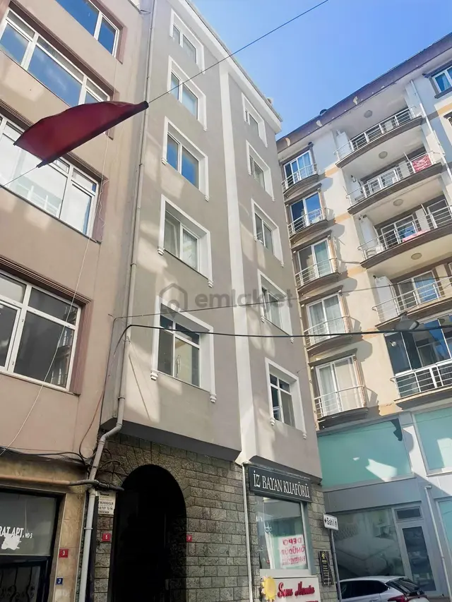 Silivri Sahilinde Deniz Manzaralı Satılık 2+1 Daire 1