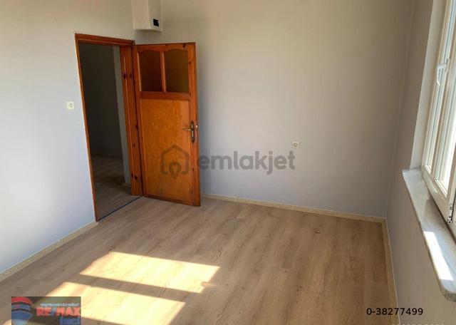 Re/max İnci'den Bigadiç Kuyu Mah.'de Müstakil Bahçeli Kiralık Daire 1