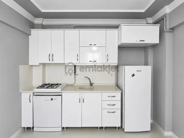 Meyra'dan Kaçırılmayacak Fırsat! Havuzlu Sitede Şık 1+1 Daire 3