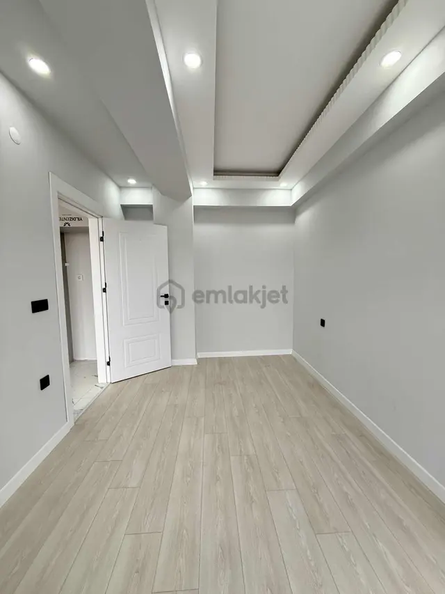 Akkaya İnşatan Rumelide Y.ısıtma,3'lü Ankastre Geniş Kiralık 1+1 4