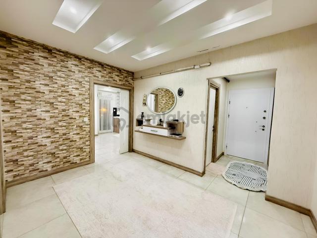 Stadyum Yolu Üzeri Satılık 4,5+1 Daire 4