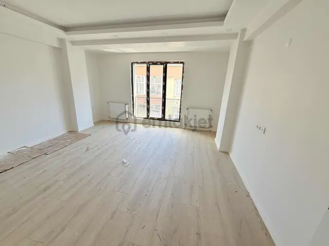 Arzu Emlak'tan Yumus Emre Son Durağa Yakın Ara Kat 3