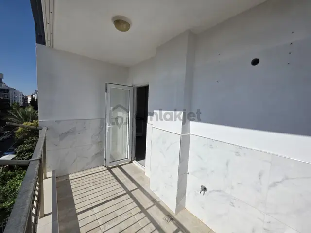 Muratpaşa Kiralık Çok Temiz Geniş 2+1 Güney Cepheli 4