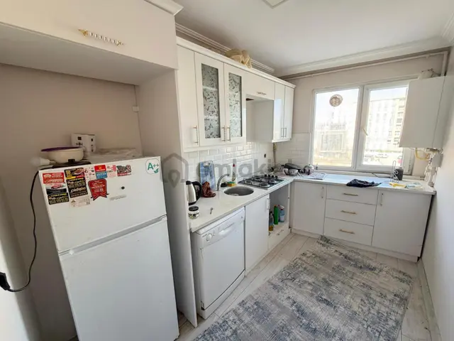Mertcan'dan Velibaba Mah. Cadde Üzeri Metroya 8dk Ara Kat 3+1 4