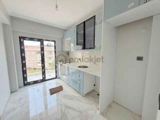 Mertcan'dan Yayalar Mah. İskanlı Açık Balkonlu 3+1 Daire 4