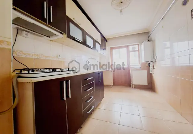Kuşcağızda Kiralık 3+1 Asansörlü & Çift Balkonlu 1