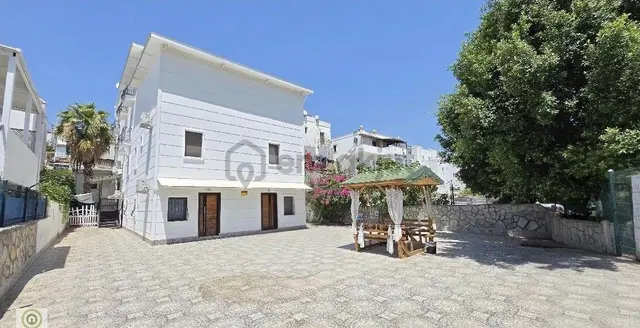 Bodrum Eskiçeşme’de Merkezi Konumda Satılık 1+1 Daireler 1