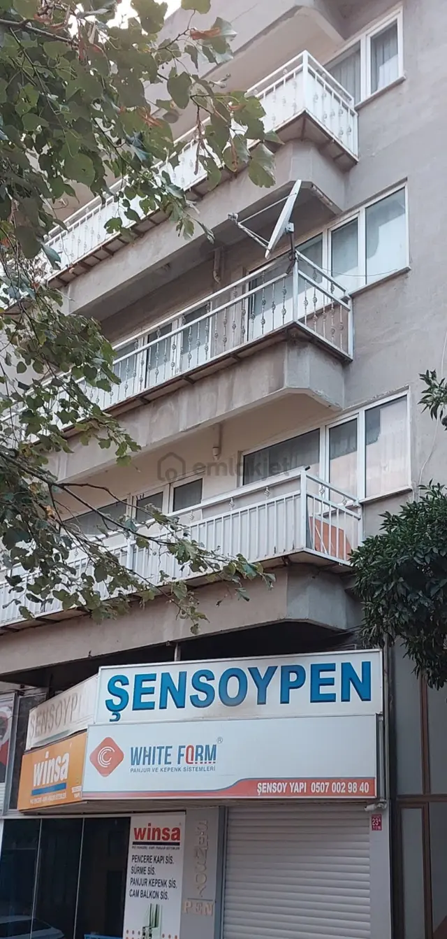 Erdek Merkezde Satılık 125m2 Ara Kat Doğalgazlı Dairemiz Satılıktır 1