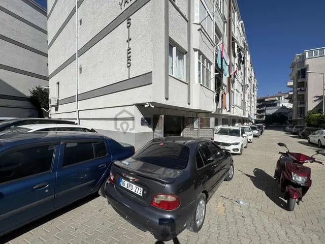 Dayı Emlaktan Kumlada Köşe Garaj 5