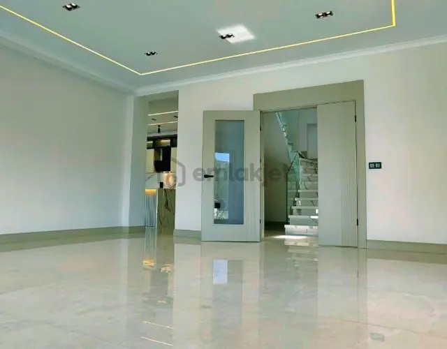 Uytundan Gürede Müstakil Yüzme Havuzlu 3+1 Ultralüks Villa 3