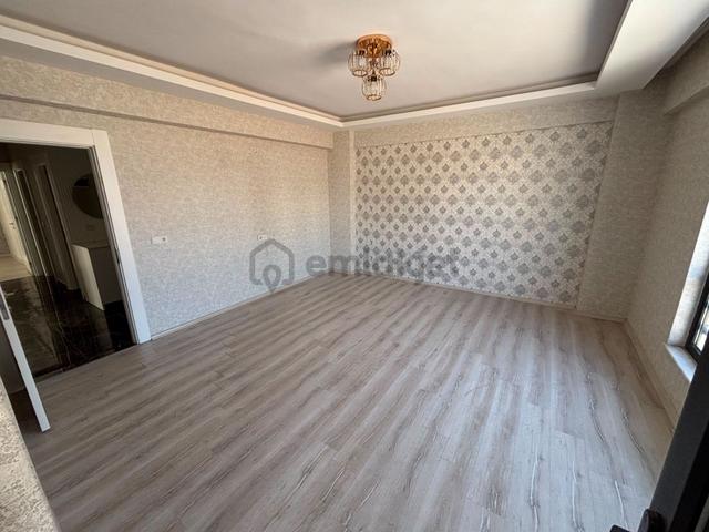 Sacır Mah Merkezi Konumda Satılık 2+1 İçi Boş Daire 5