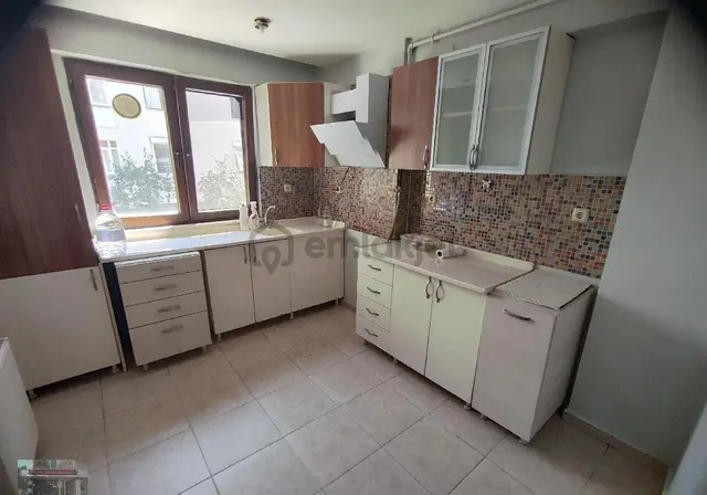 Orhantepe Mah Caddeye Çok Yakın Geniş 3+1 4