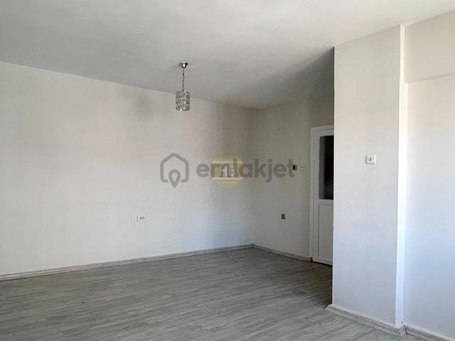 Hb'den 3+1 Satılık Daire,efeler'de Arakat/doğalgaz/site İçinde 3