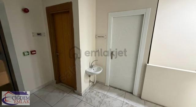 Çiğdem Emlak'tan Devren Satılık Dükkan 270m2 3 Katlı 3