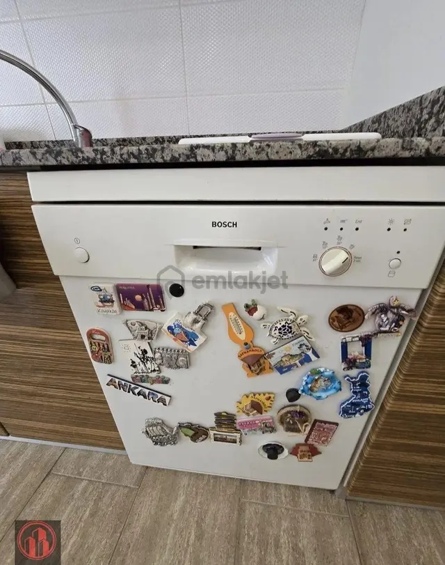 Balçovada Ata Caddesine Yakın D.gazlı Eşyalı Kiralık 3+1 Daire 3