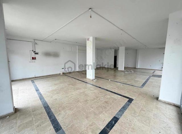 Deniz Feneri Mevkii 130m2 Zemin 50m2 Depolu Köşe Başı Boş Dükkan 2