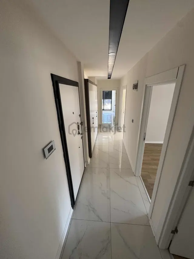 A K Mutludan Fevzi Çakmakta Asansörlü Binada Site İçi 2+1 Daire 5