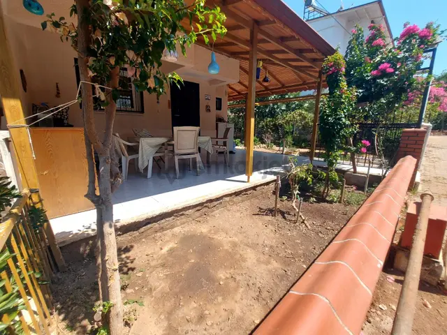 Yeşil Akbük Sitesi'nde Geniş 3+1 Eşyalı , Geniş Bahçeli Villa 3