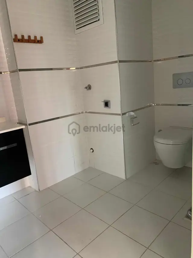 23 Nisan Gold Towers Sitesi Kapalı Balkonlu, Park Manzaralı 1+1 2