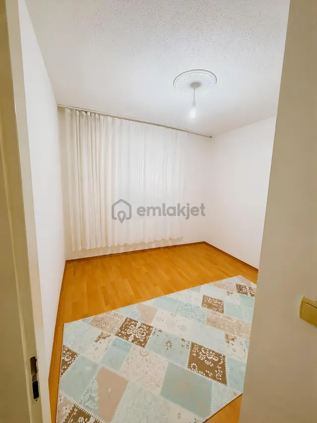 Toki Konutları'nda 2+1 Balkonlu Bakımlı Satılık Daire 2