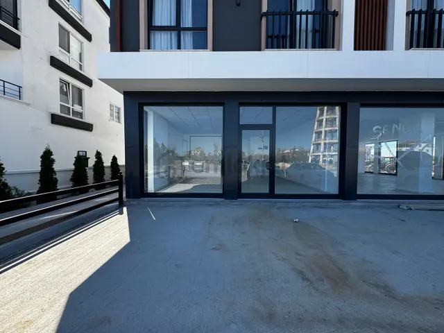 Aratolda Ana Yola Cepheli 50 M2 Kiralık Dükkan 3