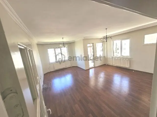 Karataş Tramvay Yolu Üzerinde 3+1 Satlık Daire 5