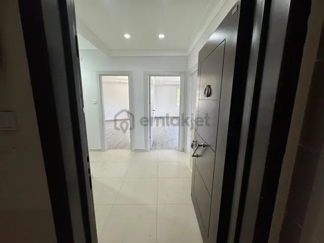 Belediye Evlerinde Deniz Manzaralı Yüksek Giriş Kat 3+1 Daire 5