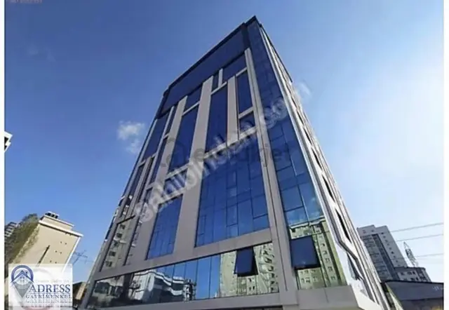 Lüks Ofis Projesi Hide Side Teraslı 1+1 Kiralık Ofis Katı