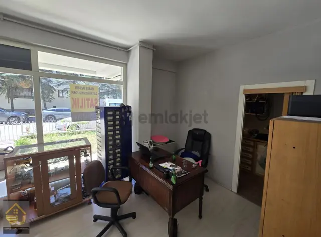 Balgat Ehlibeyt Mahallesinde Satılık 27m2 Dükkan 4