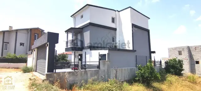 Müstakil Havuzlu Triplex Villa 2