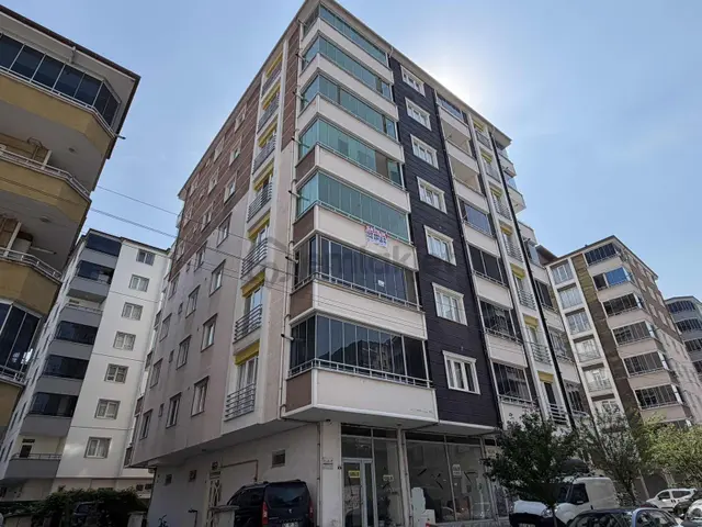 Yağmur Emlak'tan Tekkeköy'de Satılık Büyük 2+1 Daire 1
